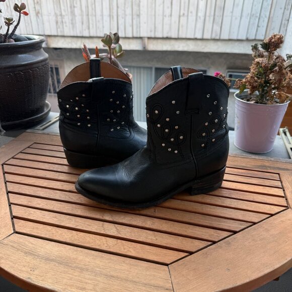 Mix Mooz Black Leather Western  Studded Ankle Boots Size 8.5 - Picture 2 of 9